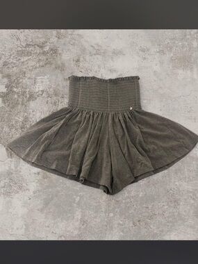 NATURAL LIFE light grey Smocked Waist Skort Shorts like new
